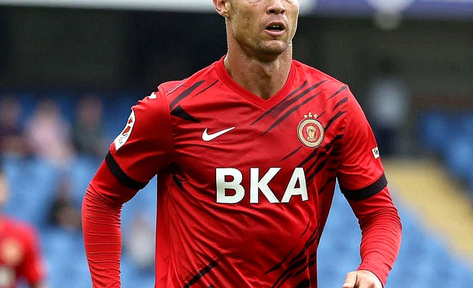 দুইশো গোলের নাগরিক: জিনিয়াকের মেক্সিকান পাসপোর্ট আর তিগ্রেসের ঋণের খাতা